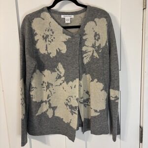 Knit Soft Cardigan Grey Beige Floral Sz. M feminine old money neutral feminine